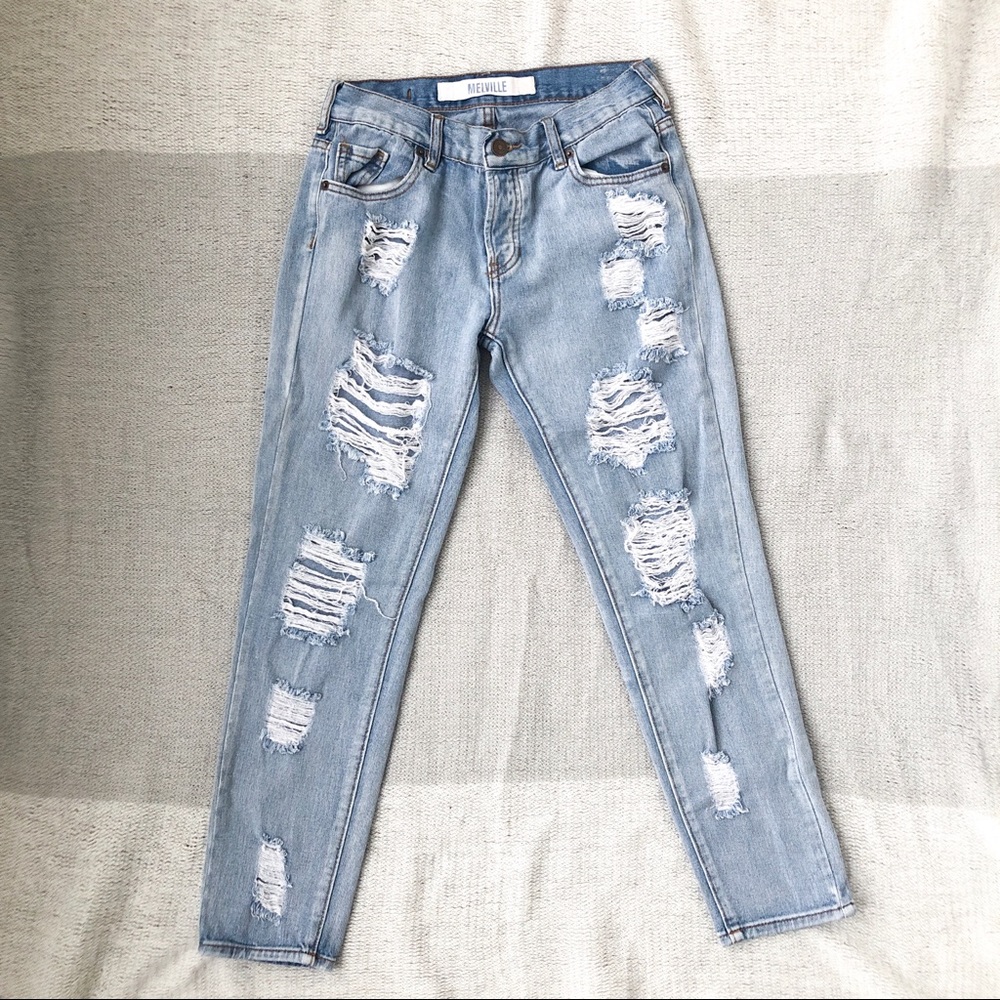 Brandy Melville Distressed Boyfriend Jeans